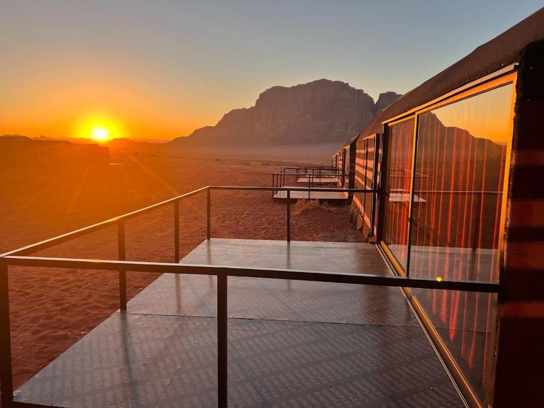 Wadi Rum Shooting Stars Camp Exterior photo